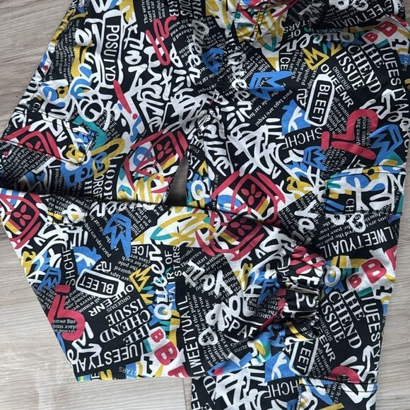 V.I.P. Graffiti Graphic Joggers Pants Size 11, Retro Throwback - Picture 3 of 6